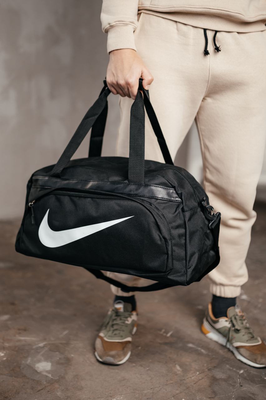 Купити дорожню сумку Nike білого кольору