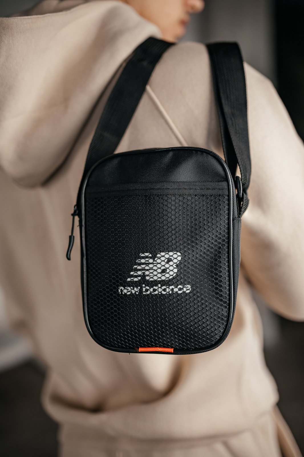 Спортивна чоловіча сумка через плече New Balance ціна
