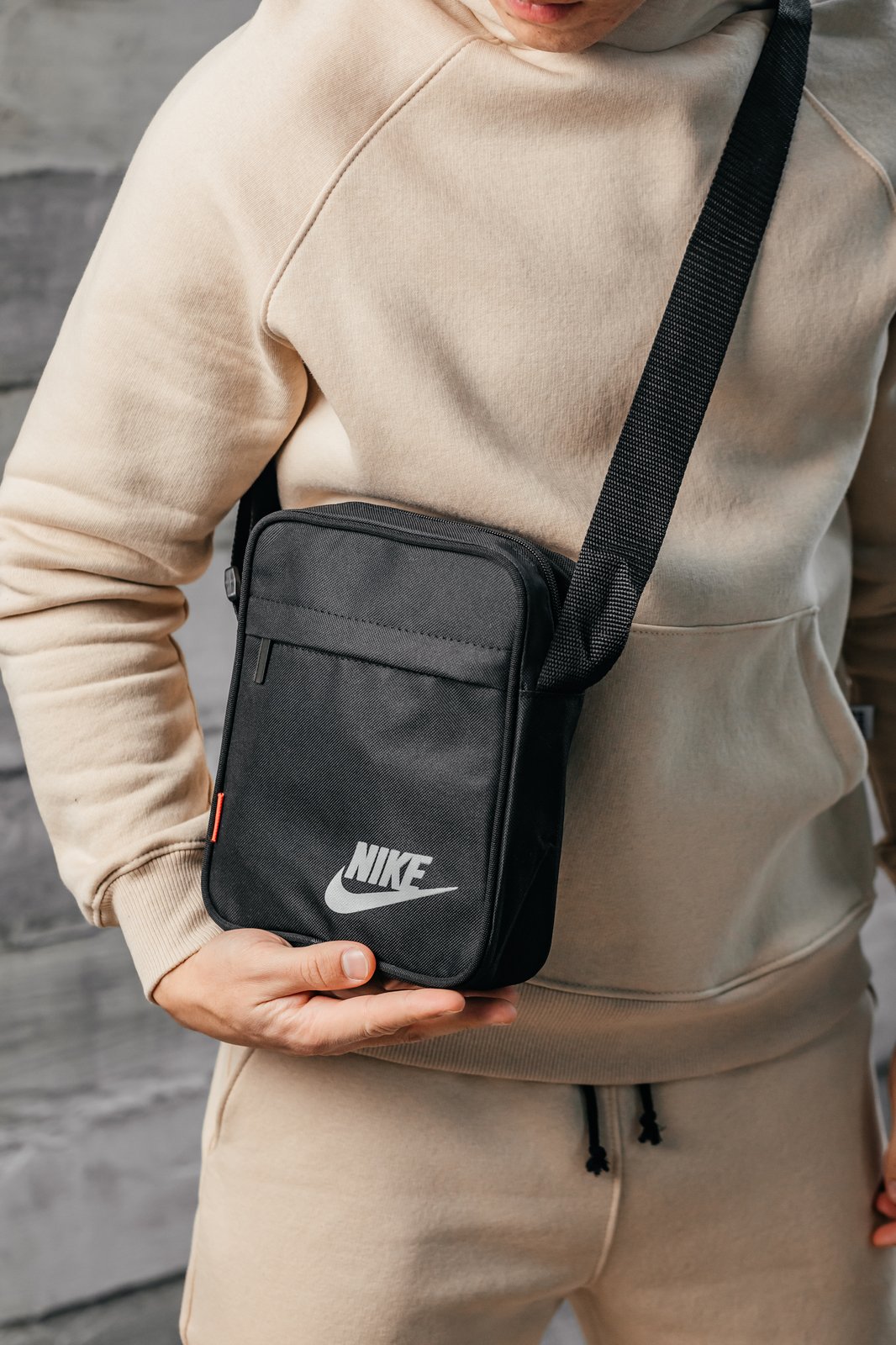 Текстильна чоловіча сумка через плече Nike s131 фото
