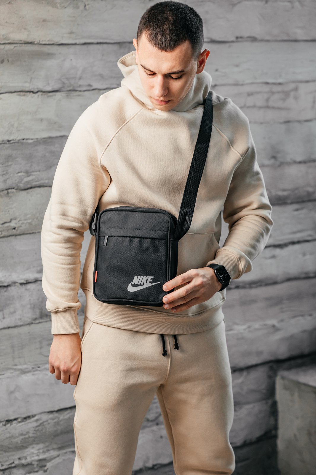 Чоловіча сумка через плече Nike з регульованим ременем