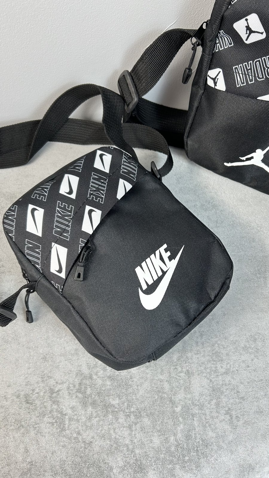 Купити чоловічу сумку через плече Nike s249