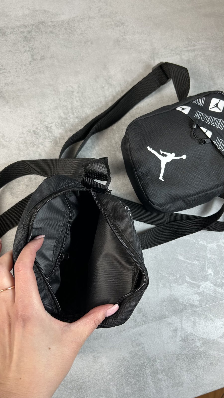 Компактна чоловіча сумка через плече Nike s249