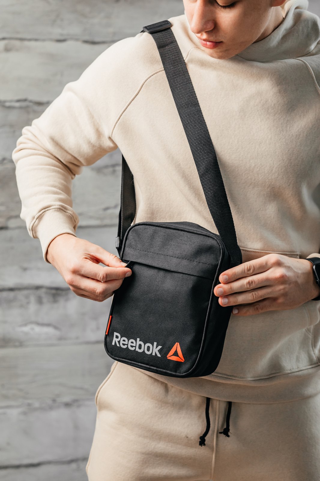 Чоловіча сумка через плече Reebok ціна