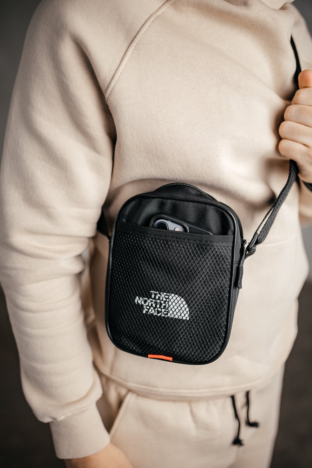 Замовити чоловічу сумку через плече The North Face ціна