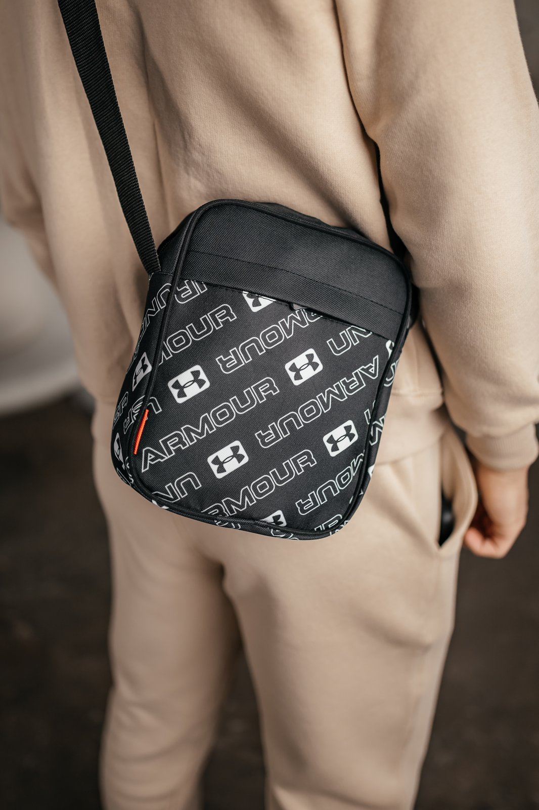 Сумка через плече чоловіча Under Armour ціна