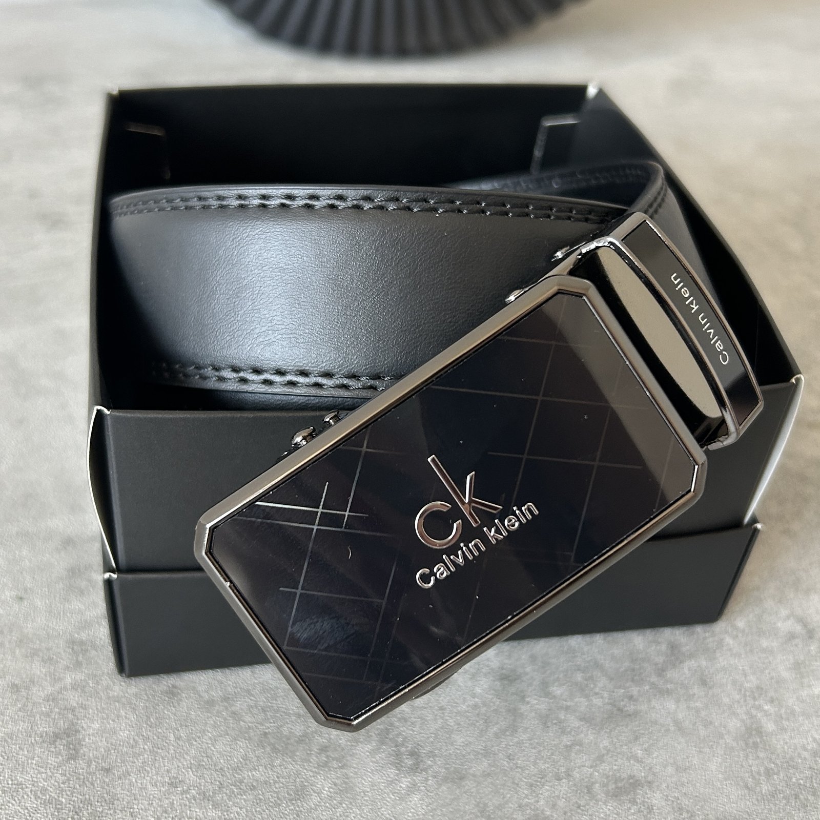 Класичний ремінь Calvin Klein для жінок